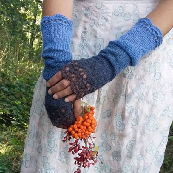Handknit  Fingerless Long Gloves blue to grey - Picture 5 of 5